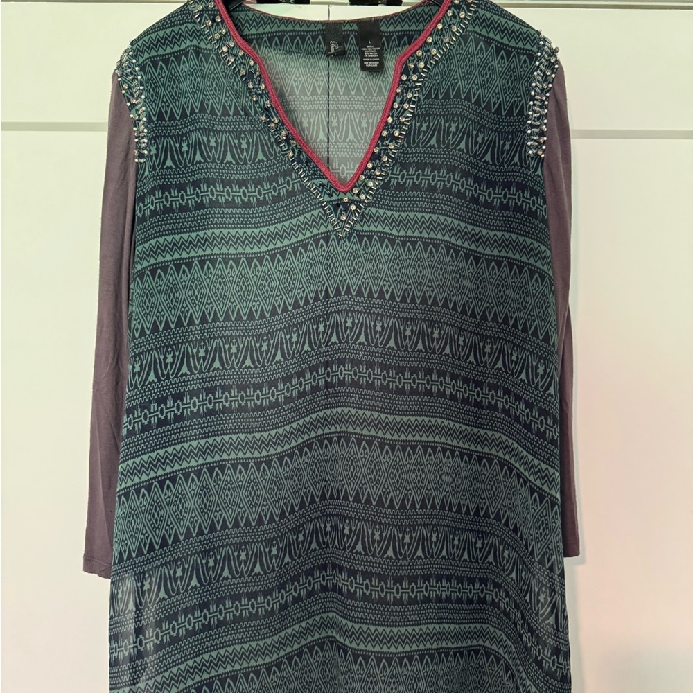Buckle Red and Gray Graphic Tunic Blouse